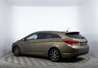 Подержанный автомобиль Hyundai i40 Wagon 2014 года (7 фото)