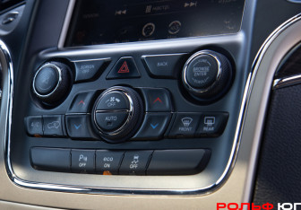 Подержанный автомобиль Jeep Grand Cherokee 2014 года (19 фото)