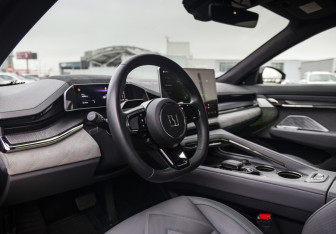 Подержанный автомобиль Zeekr 001 2023 года (12 фото)