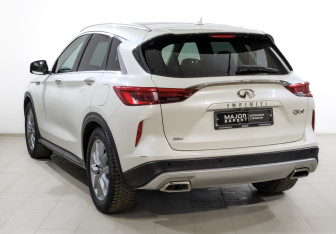 Подержанный автомобиль Infiniti QX50 2018 года (7 фото)