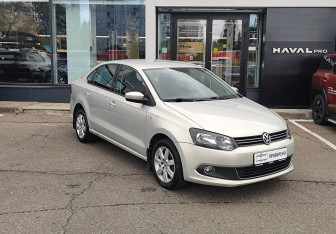 Подержанный автомобиль Volkswagen Polo Sedan 2011 года (3 фото)