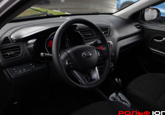 Подержанный автомобиль Kia Rio Sedan 2013 года (10 фото)