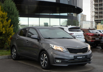 Подержанный автомобиль Kia Rio Hatchback 2020 года (2 фото)