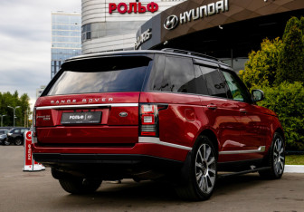 Подержанный автомобиль Land Rover Range Rover 2014 года (3 фото)