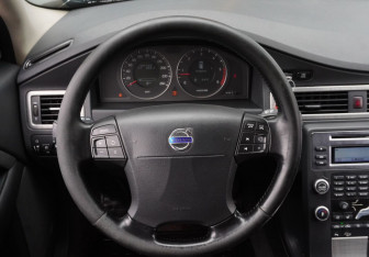 Подержанный автомобиль Volvo XC70 2008 года (15 фото)