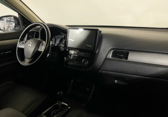 Подержанный автомобиль Mitsubishi Outlander 2013 года (9 фото)