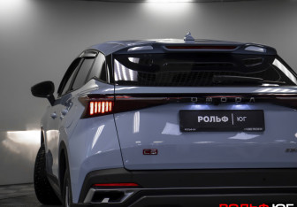 Подержанный автомобиль Omoda C5 2024 года (23 фото)