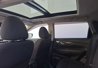 Подержанный автомобиль Nissan X-Trail 2015 года (12 фото)