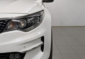 Подержанный автомобиль Kia Optima Sedan 2017 года (18 фото)
