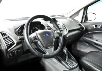 Подержанный автомобиль Ford EcoSport 2015 года (9 фото)