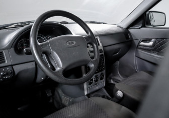 Подержанный автомобиль LADA (ВАЗ) Priora Wagon 2012 года (13 фото)