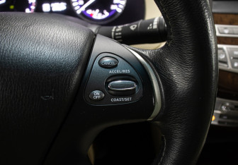 Подержанный автомобиль Infiniti QX60 2017 года (22 фото)