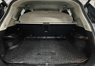 Подержанный автомобиль Nissan X-Trail 2017 года (9 фото)