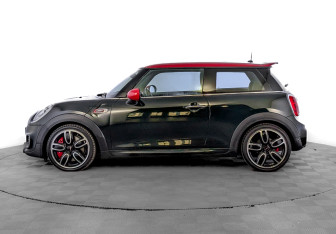 Подержанный автомобиль MINI Hatch 2017 года (8 фото)
