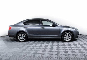 Подержанный автомобиль Skoda Octavia Liftback 2015 года (4 фото)