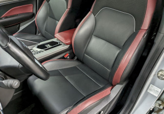 Подержанный автомобиль Geely Coolray 2021 года (14 фото)