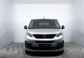 Подержанный автомобиль Peugeot Traveller 2018 года (2 фото)