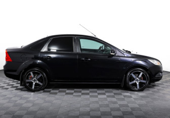 Подержанный автомобиль Ford Focus Sedan 2008 года (4 фото)