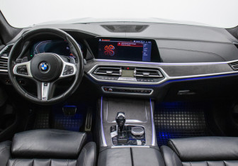Подержанный автомобиль BMW X7 2020 года (13 фото)