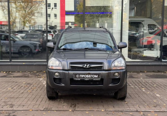 Подержанный автомобиль Hyundai Tucson 2008 года (2 фото)