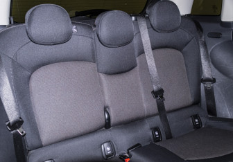 Подержанный автомобиль MINI Hatch 2019 года (15 фото)