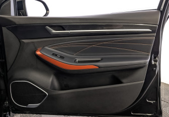 Подержанный автомобиль Omoda S5 GT 2024 года (24 фото)