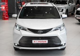Новый Toyota Sienna 2024 (4 фото)