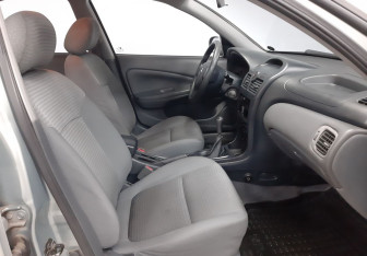 Подержанный автомобиль Nissan Almera Classic 2007 года (10 фото)