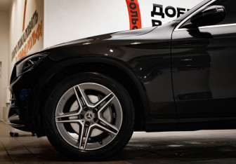 Подержанный автомобиль Mercedes-Benz GLC Coupe 2020 года (33 фото)