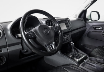 Подержанный автомобиль Volkswagen Amarok 2013 года (14 фото)