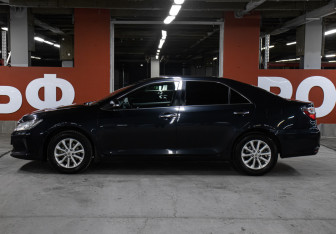 Подержанный автомобиль Toyota Camry Sedan 2016 года (8 фото)