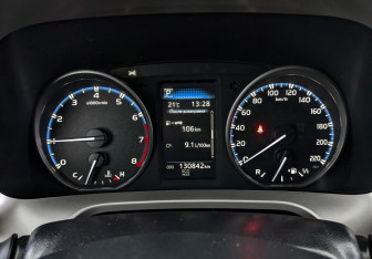 Подержанный автомобиль Toyota RAV4 2019 года (13 фото)