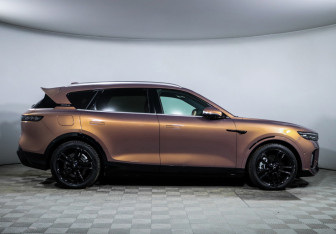 Подержанный автомобиль Voyah Free 2023 года (4 фото)