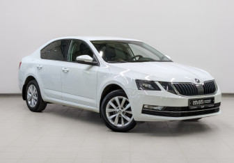 Подержанный автомобиль Skoda Octavia Liftback 2018 года (3 фото)