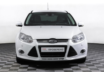 Подержанный автомобиль Ford Focus Hatchback 2011 года (2 фото)