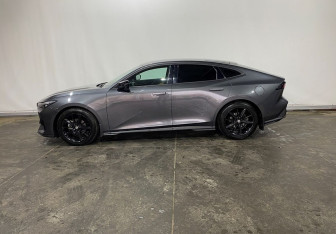 Подержанный автомобиль Changan UNI-V 2023 года (7 фото)