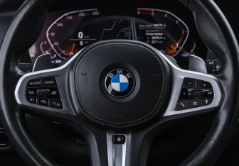 Подержанный автомобиль BMW X5 2020 года (16 фото)