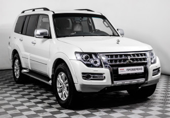 Подержанный автомобиль Mitsubishi Pajero 2020 года (3 фото)