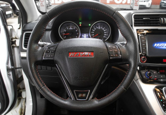 Подержанный автомобиль Haval H6 2017 года (17 фото)