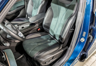 Подержанный автомобиль Geely Monjaro 2023 года (20 фото)