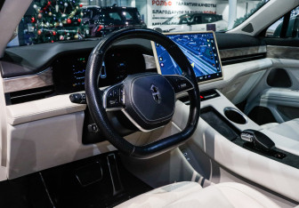 Подержанный автомобиль AITO M5 2023 года (15 фото)