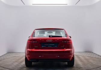 Подержанный автомобиль Audi A3 Hatchback 2012 года (4 фото)