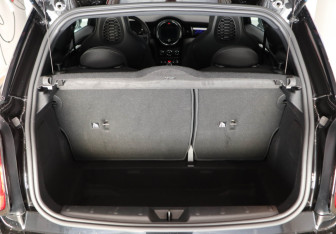 Подержанный автомобиль MINI Hatch 2021 года (26 фото)