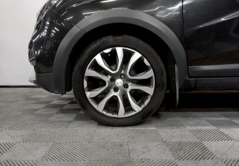 Подержанный автомобиль LADA (ВАЗ) XRAY 2019 года (19 фото)