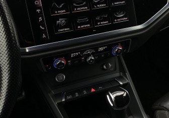 Подержанный автомобиль Audi Q3 2020 года (18 фото)