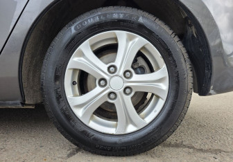 Подержанный автомобиль Mazda 3 Hatchback 2012 года (16 фото)