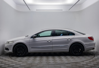 Подержанный автомобиль Volkswagen Passat CC 2011 года (8 фото)