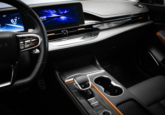 Подержанный автомобиль Omoda S5 GT 2023 года (21 фото)