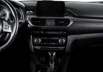 Подержанный автомобиль Mazda 6 Sedan 2016 года (15 фото)