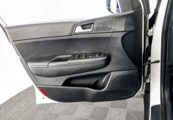 Подержанный автомобиль Kia Sportage 2019 года (19 фото)